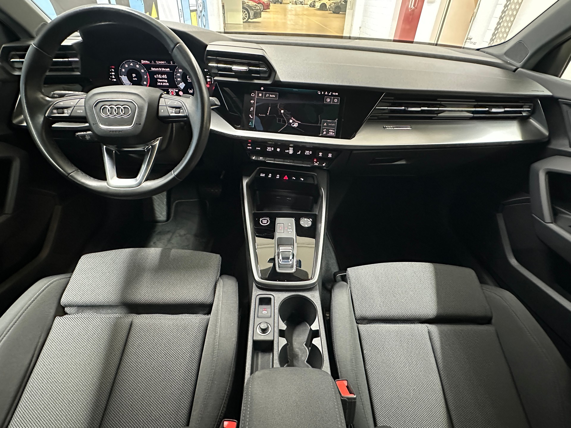 AUDI A3 Sportback 35 TFSI S line S-tronic-image-9