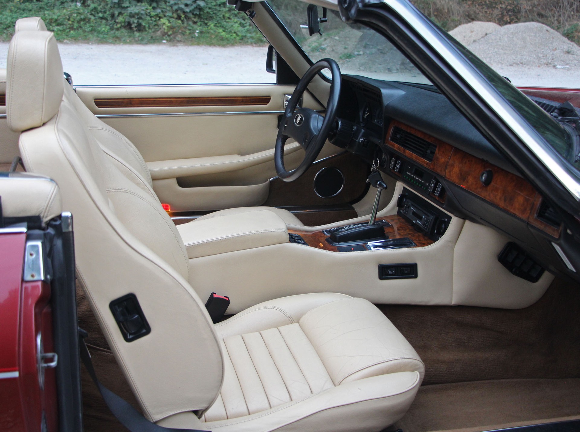 JAGUAR XJS 5.3 V12 Convertible-image-9