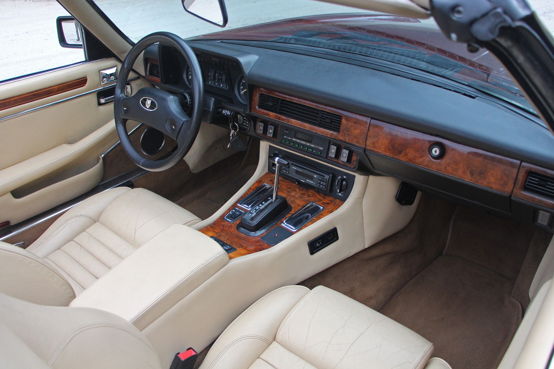 JAGUAR XJS 5.3 V12 Convertible-image-8