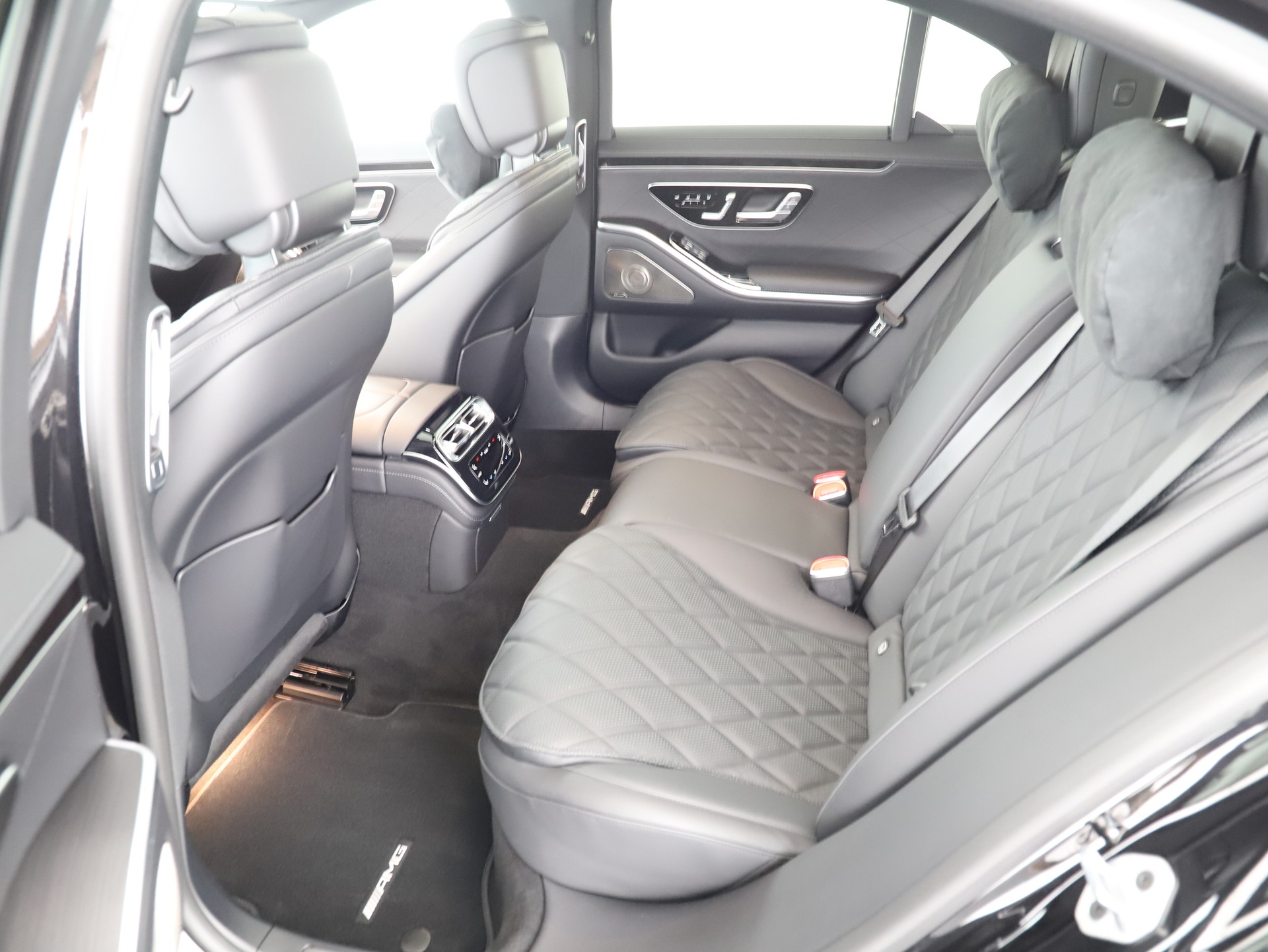 MERCEDES-BENZ S 400 d 4M AMG Line 9G-T-image-10