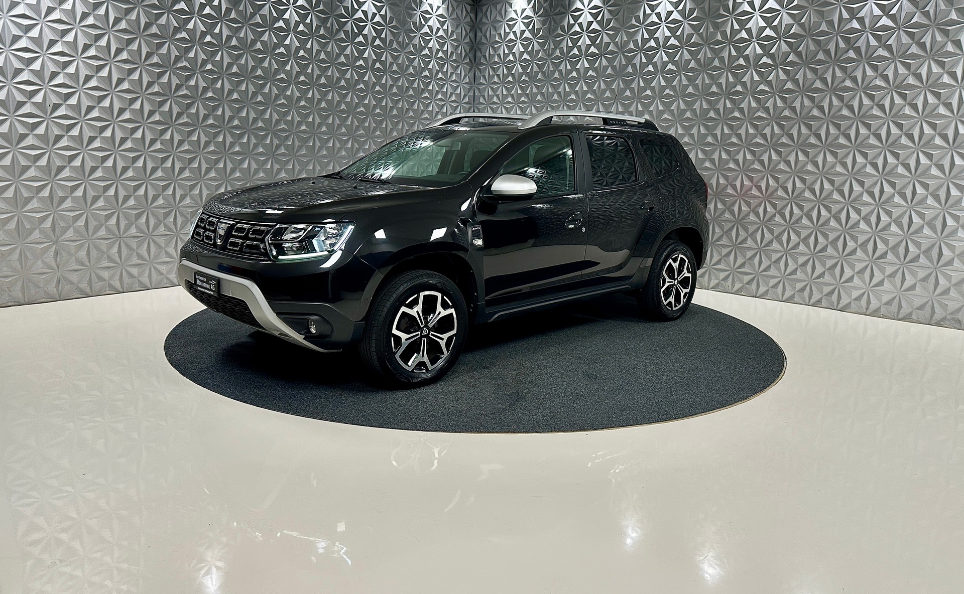 DACIA Duster SCe 115 Prestige 4x4-image-0