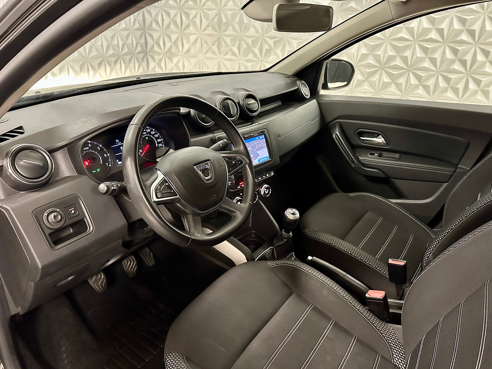 DACIA Duster SCe 115 Prestige 4x4-image-11