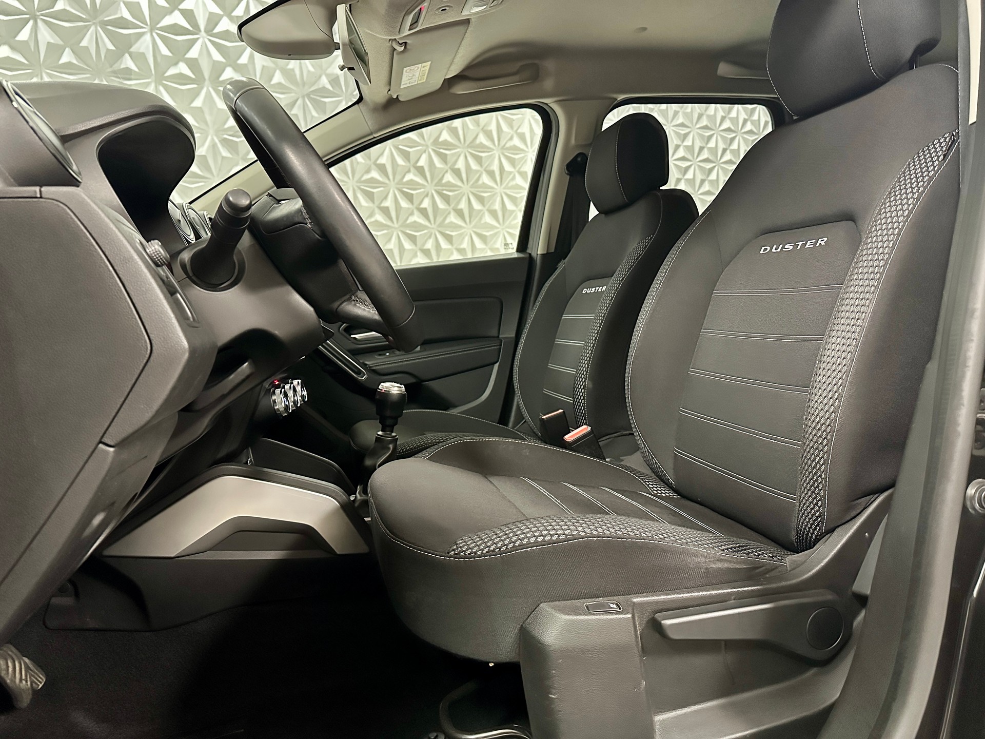 DACIA Duster SCe 115 Prestige 4x4-image-12