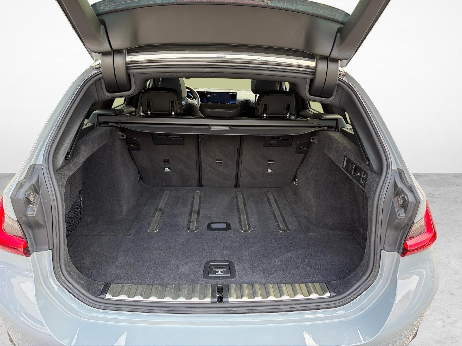 BMW 320d xDrive Touring-image-20