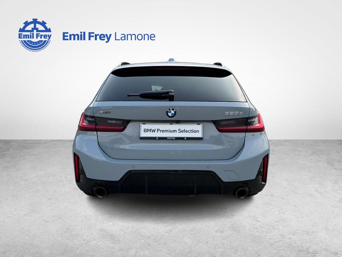 BMW 320d xDrive Touring-image-4