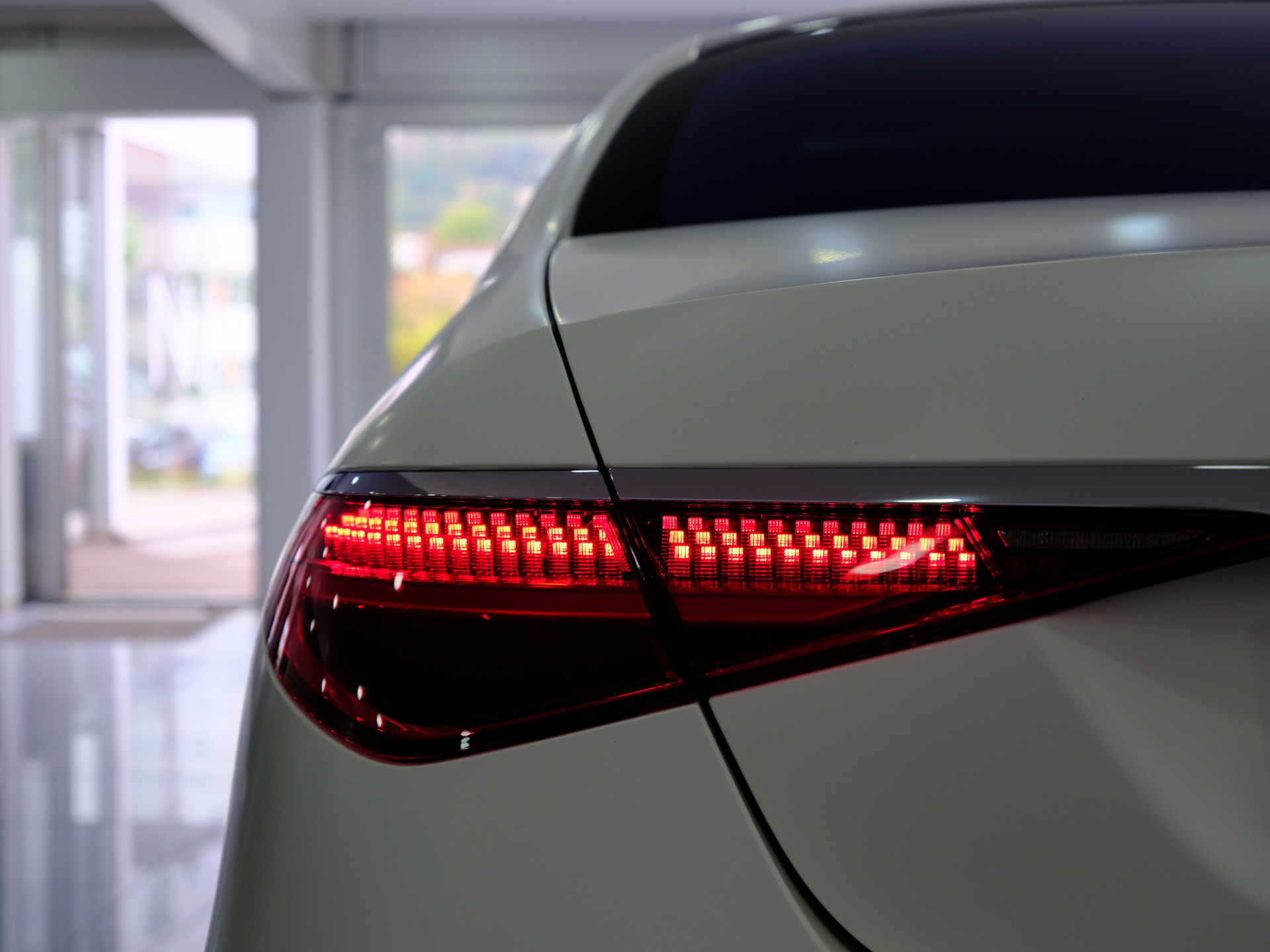 MERCEDES-BENZ S 580 L 4Matic AMG Line 9G-Tronic *Sonderlackierung* *Burmester 4D*-image-13