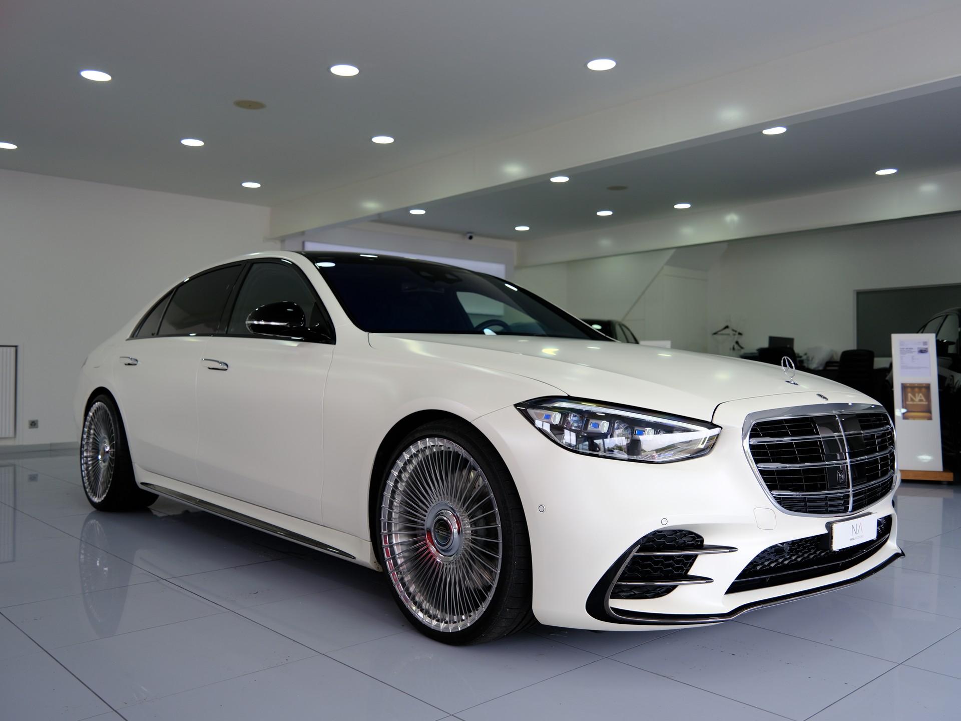MERCEDES-BENZ S 580 L 4Matic AMG Line 9G-Tronic *Sonderlackierung* *Burmester 4D*-image-1