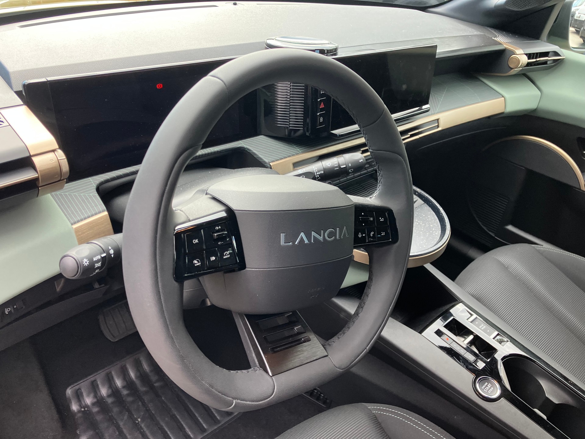 LANCIA YPSILON-image-8