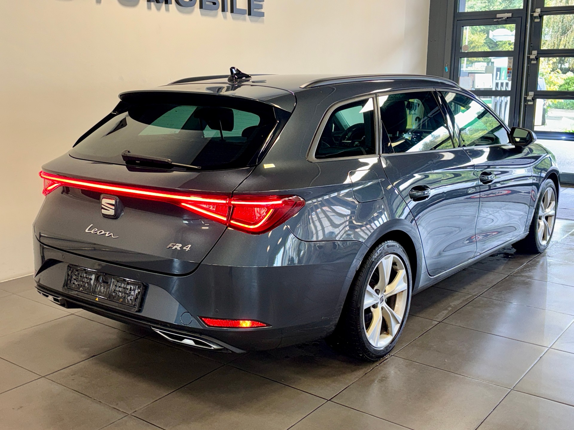 SEAT Leon ST 2.0 TDI EVO DSG 4Drive FR Hola-showroom-element-2