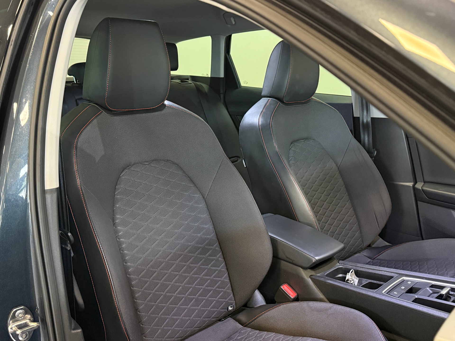 SEAT Leon ST 2.0 TDI EVO DSG 4Drive FR Hola-image-11