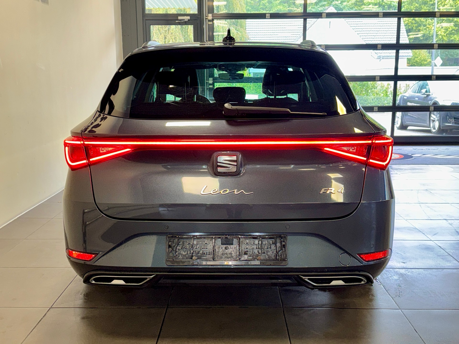 SEAT Leon ST 2.0 TDI EVO DSG 4Drive FR Hola-showroom-element-3