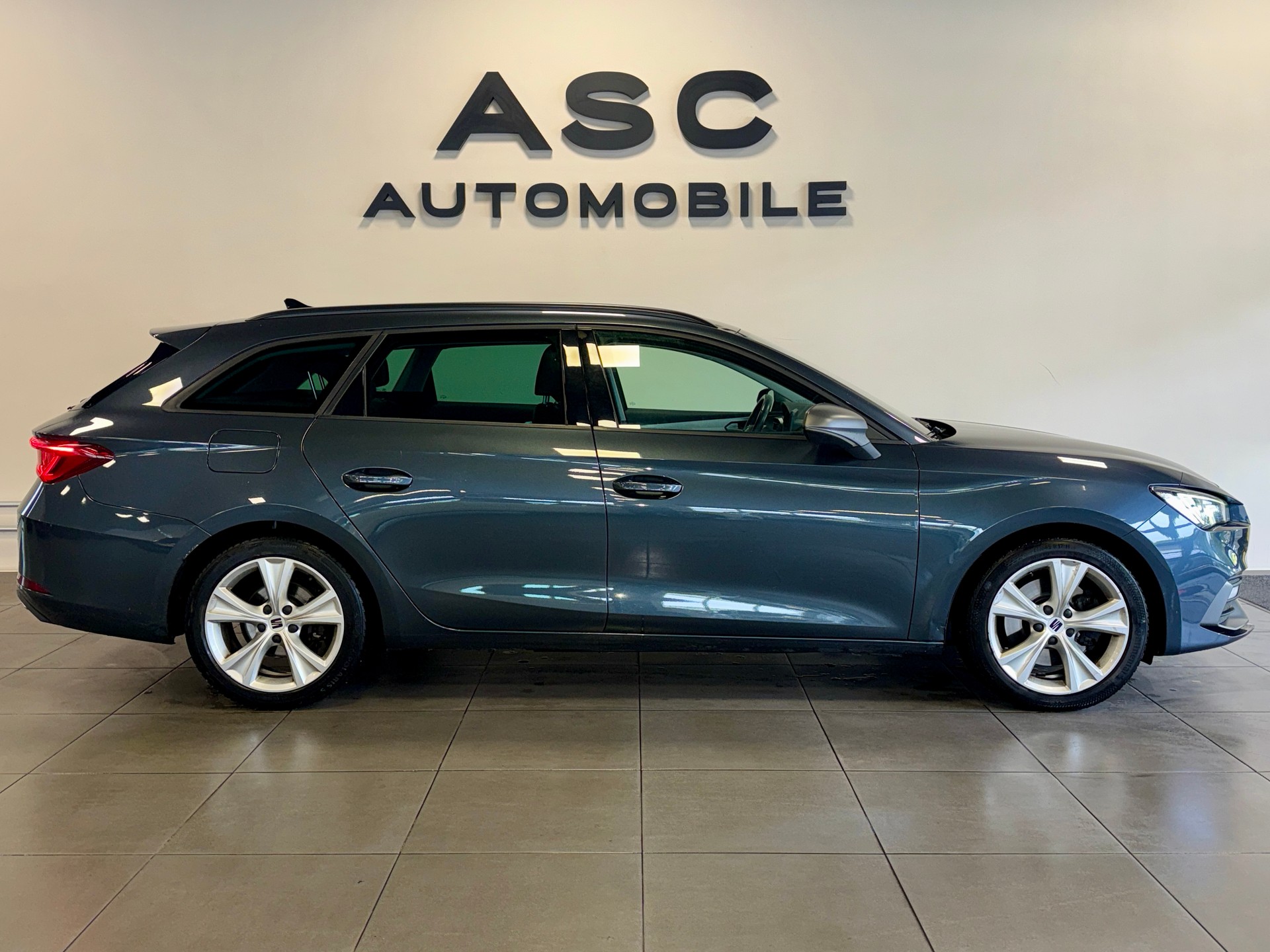 SEAT Leon ST 2.0 TDI EVO DSG 4Drive FR Hola-showroom-element-1