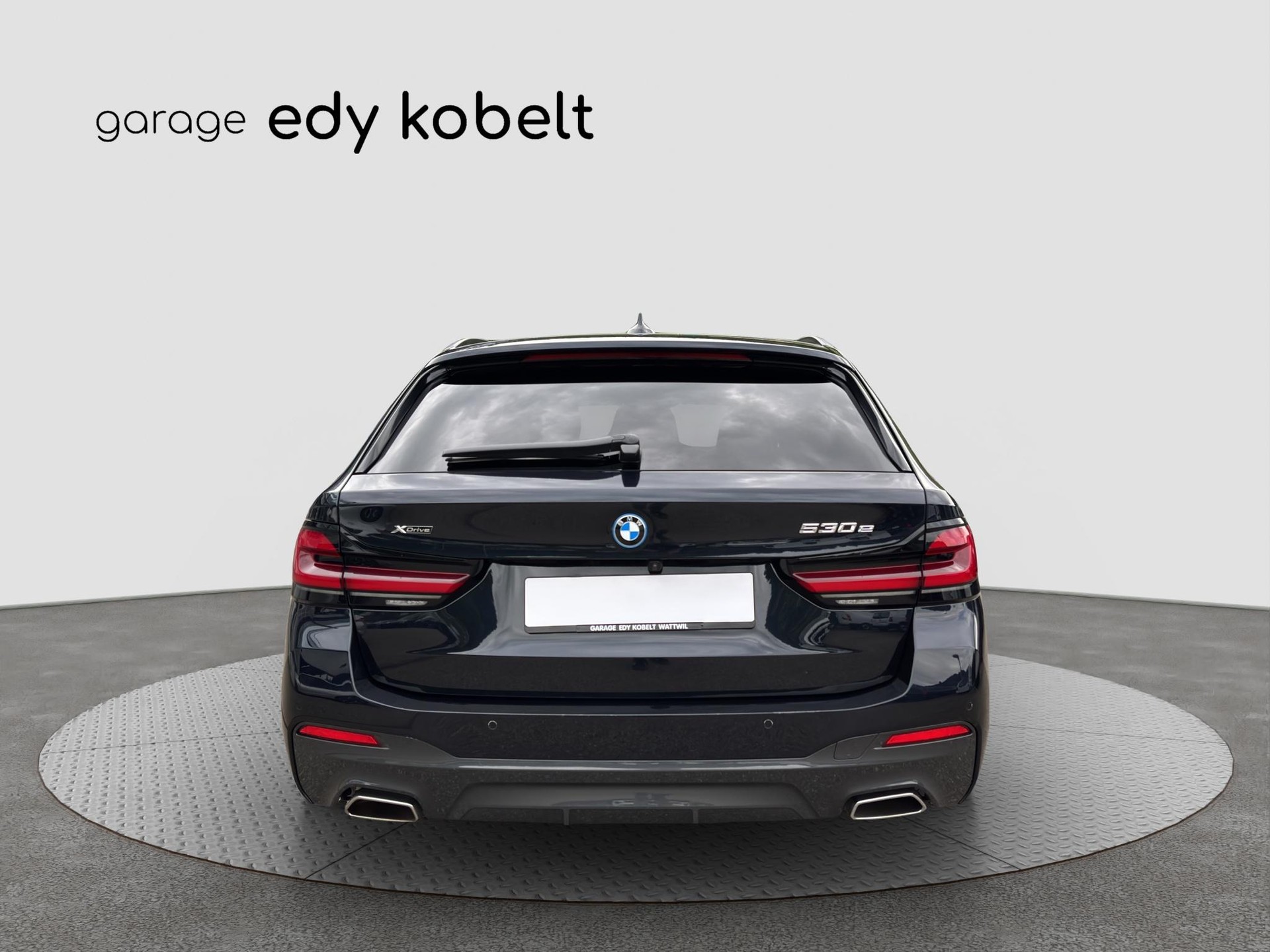 BMW 530e xDrive Touring M Sport Steptronic-image-19