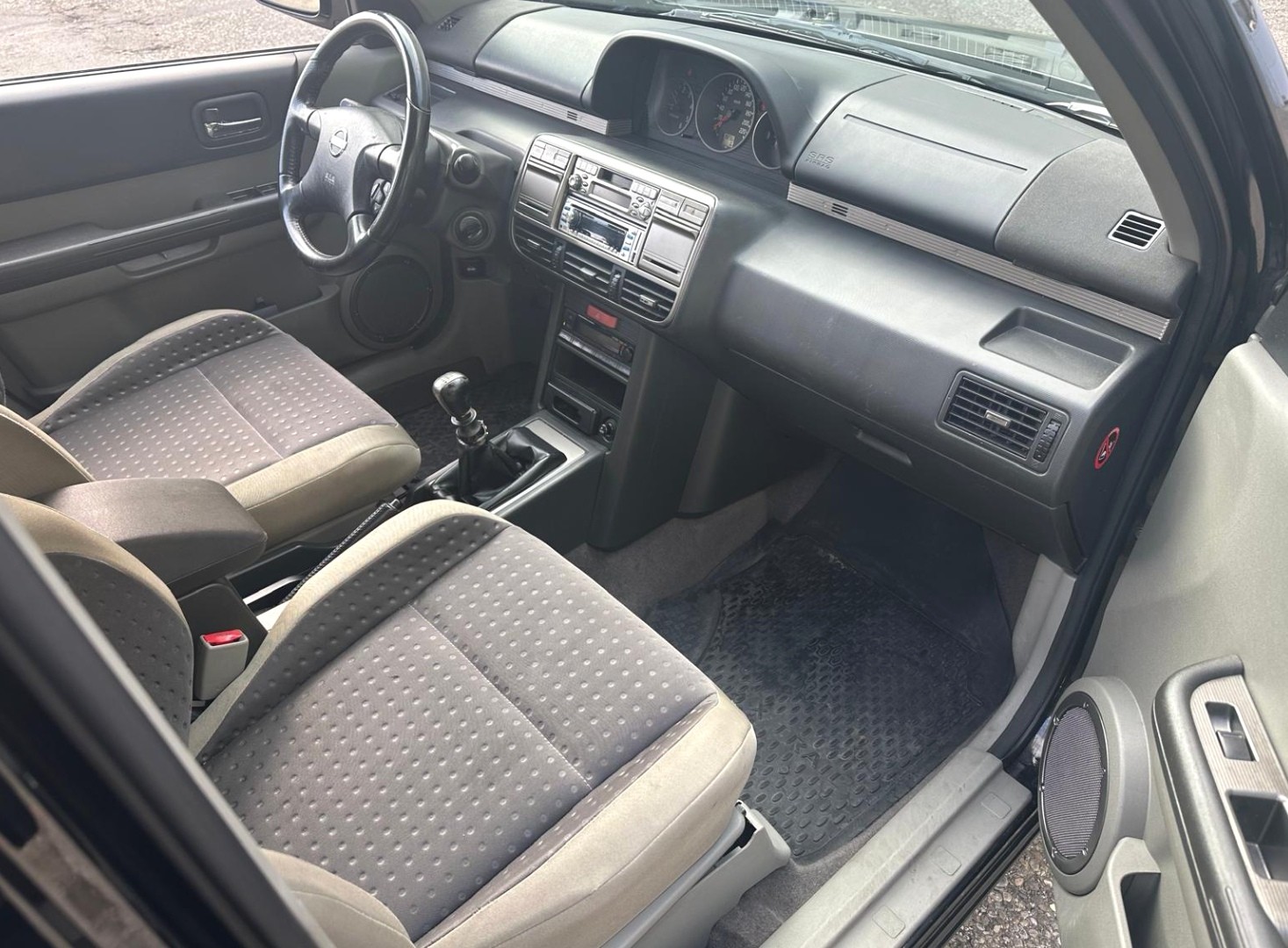 NISSAN X-Trail 2.2 DCI Comfort-image-9