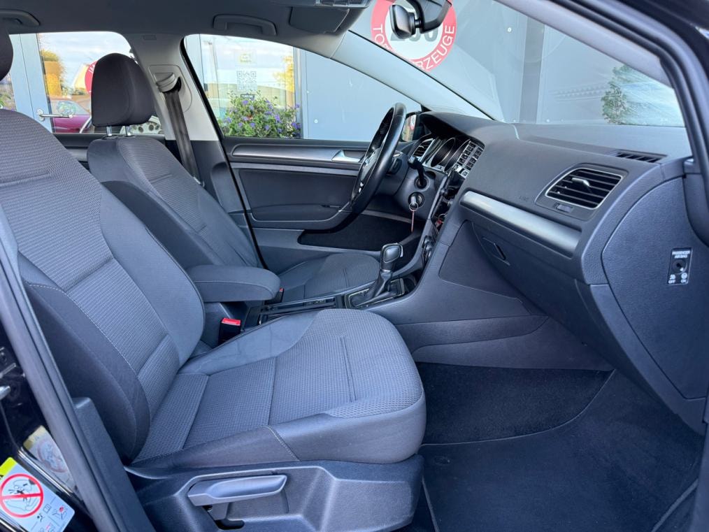 VW Golf 1.5 TSI EVO Comfortline DSG-image-8