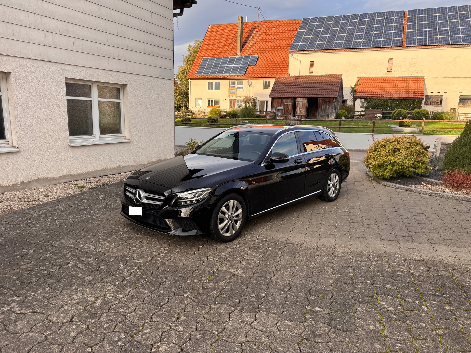 MERCEDES-BENZ C 180 Avantgarde-image-2