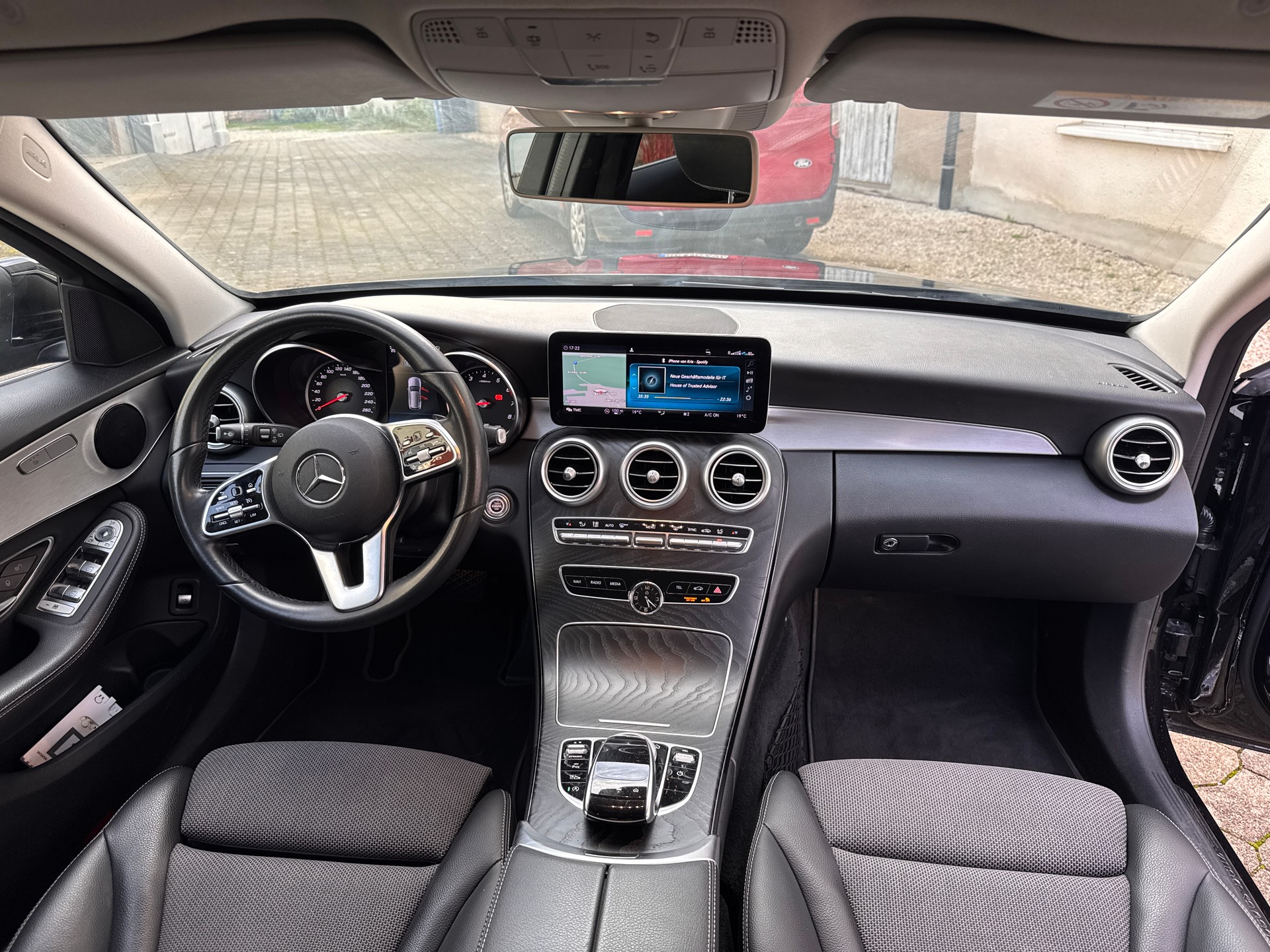 MERCEDES-BENZ C 180 Avantgarde-image-1