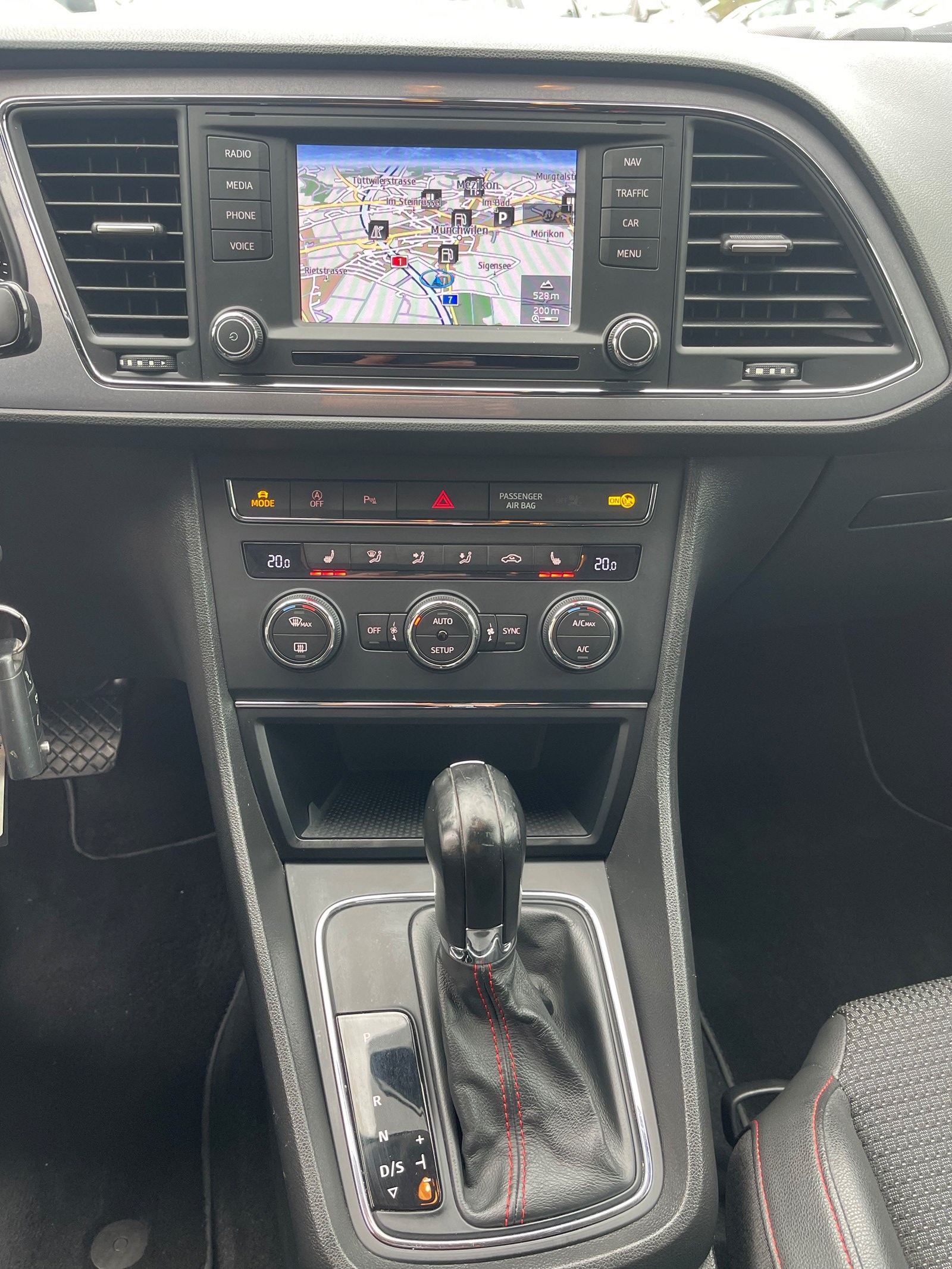 SEAT Leon 2.0 TDI FR DSG-image-12