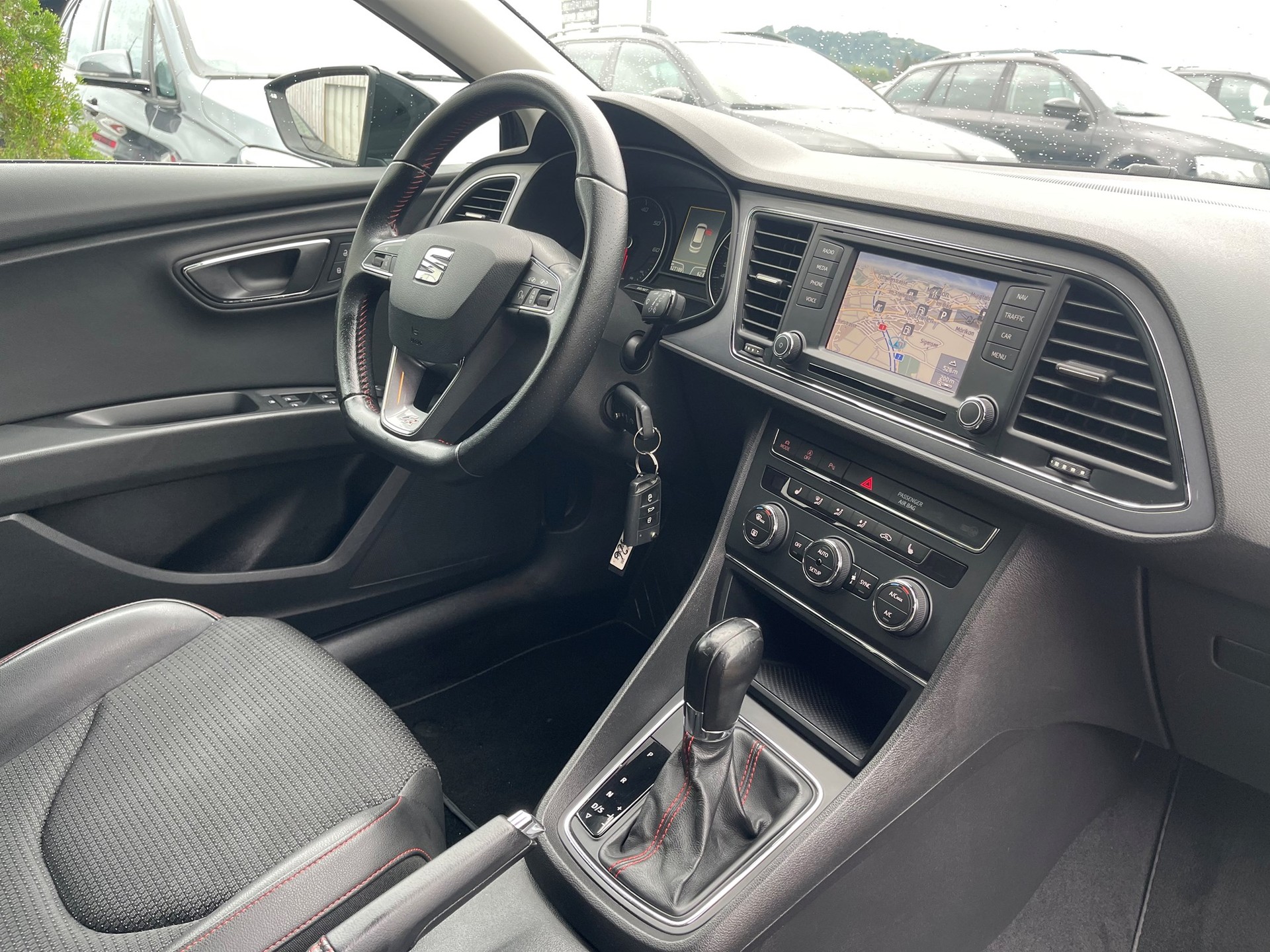 SEAT Leon 2.0 TDI FR DSG-image-8