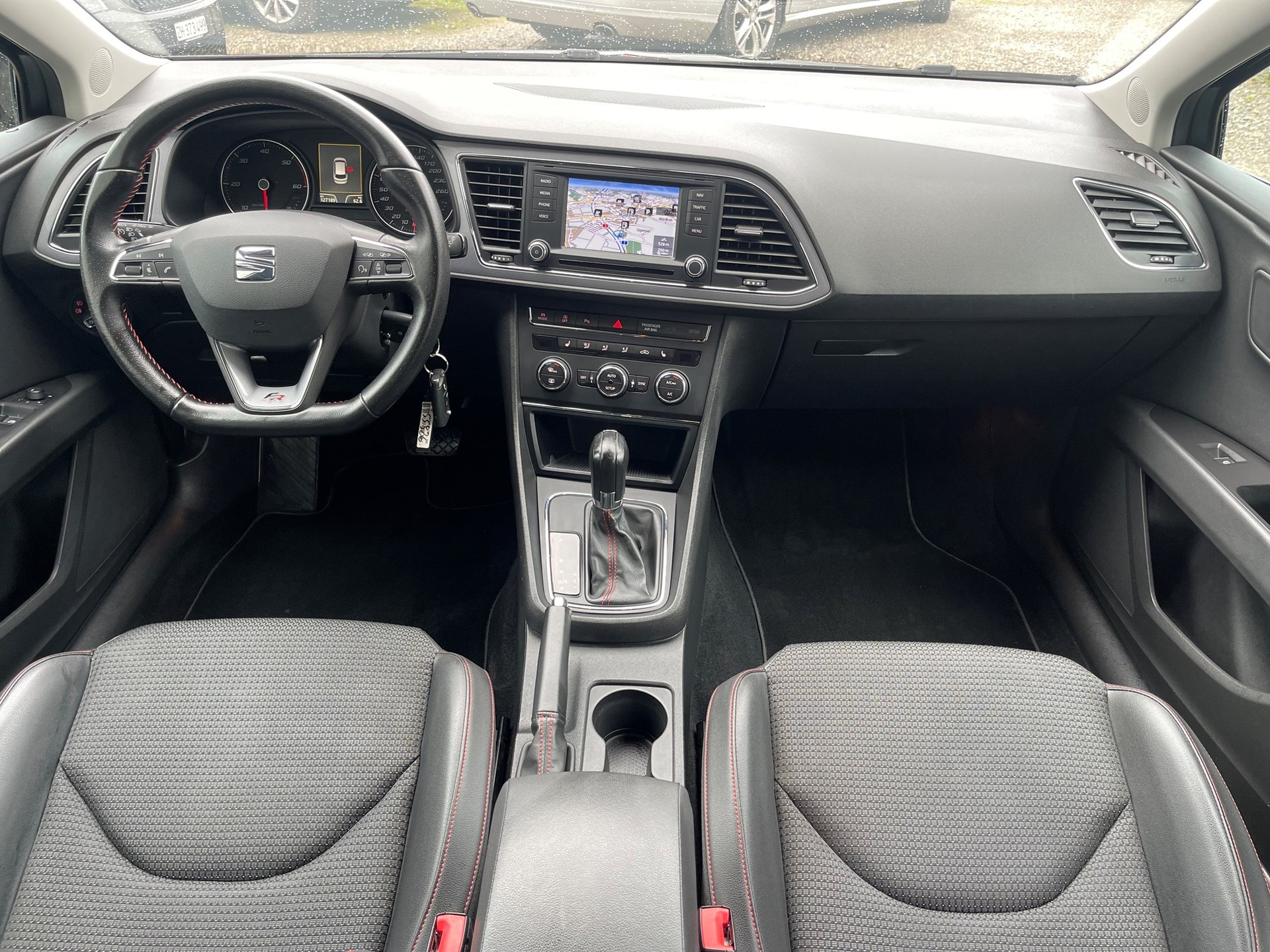 SEAT Leon 2.0 TDI FR DSG-image-9