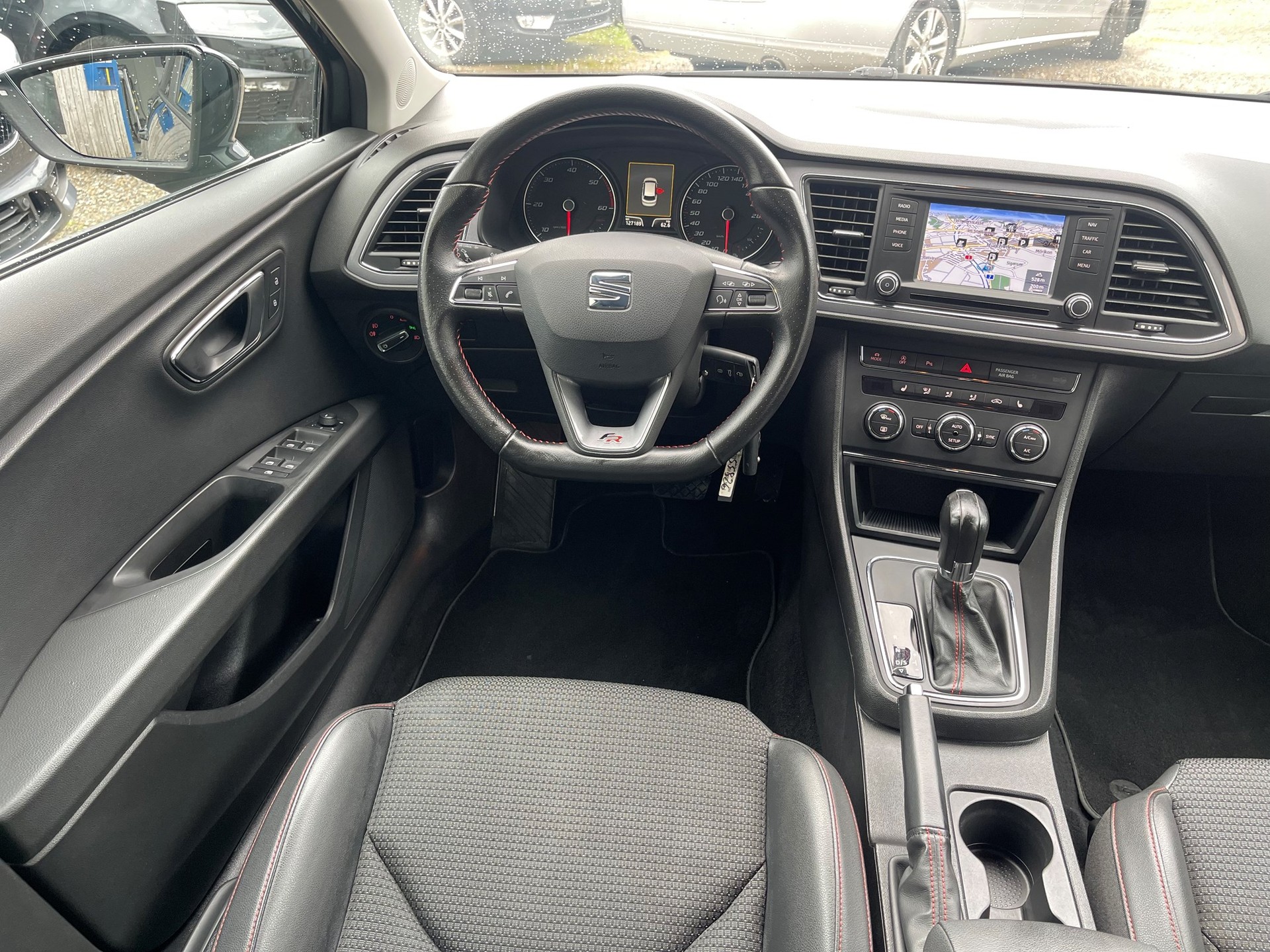 SEAT Leon 2.0 TDI FR DSG-image-10