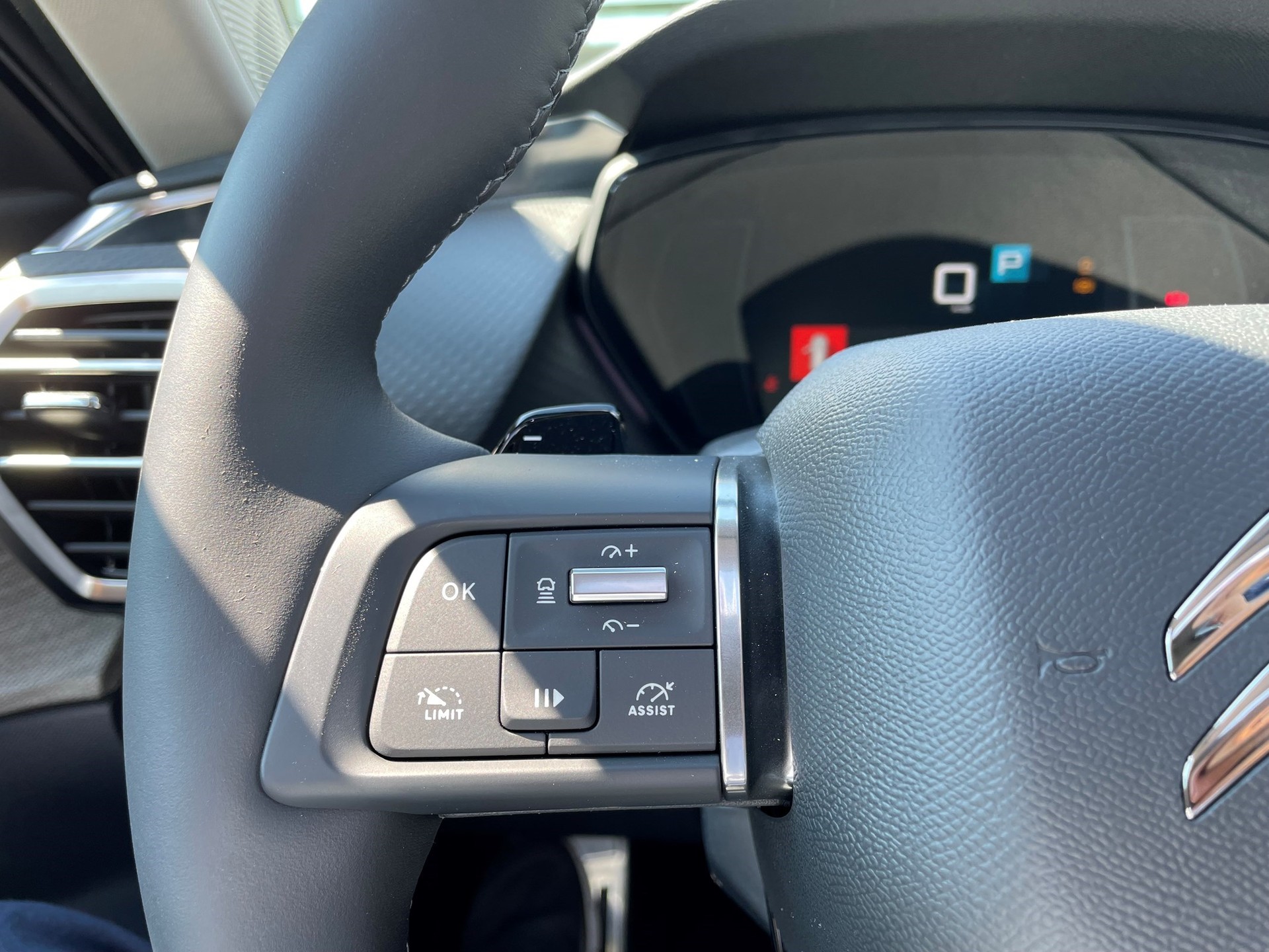 CITROEN C5 X 1.6i PureTech Shine EAT8-image-15