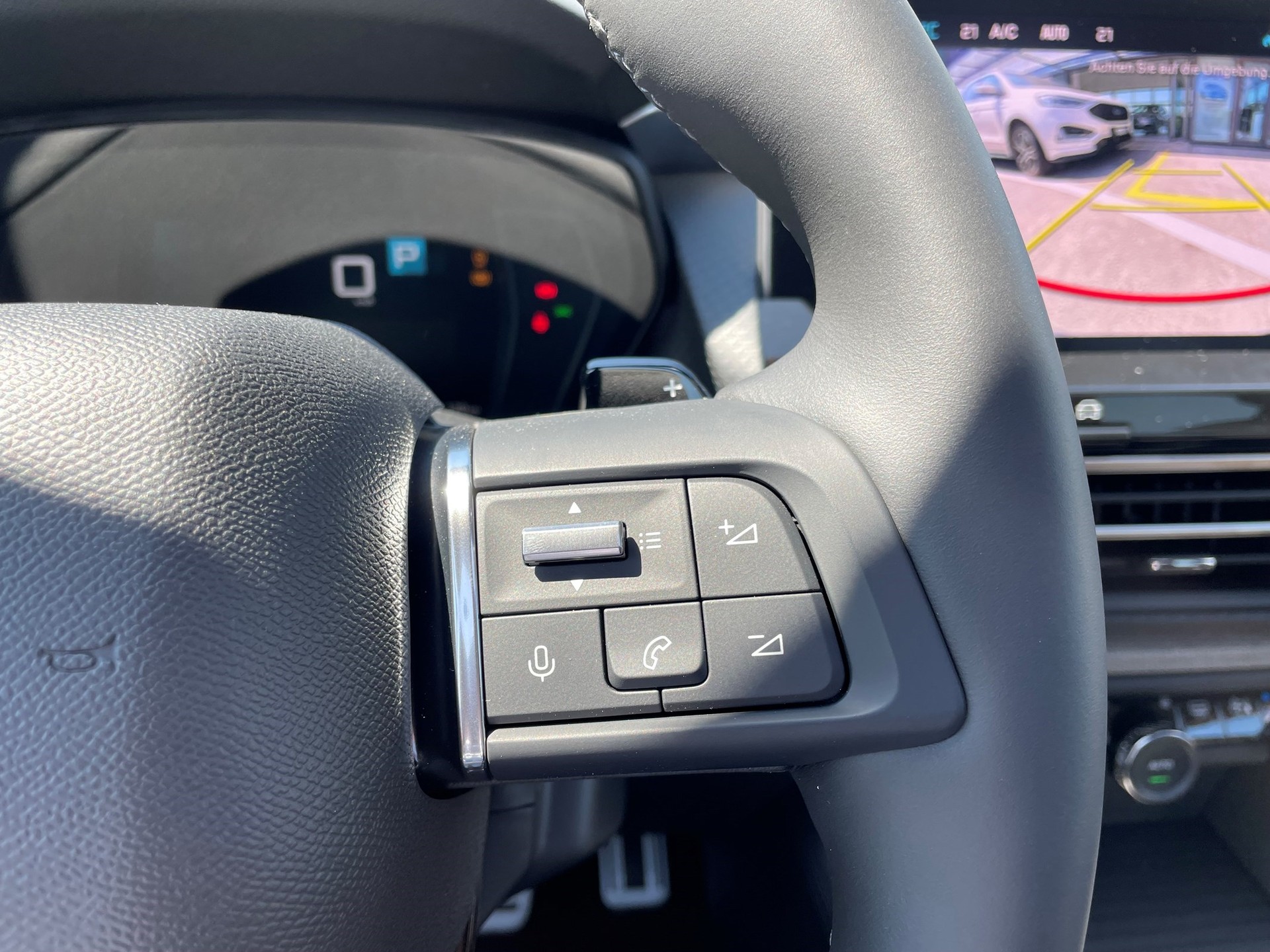 CITROEN C5 X 1.6i PureTech Shine EAT8-image-16