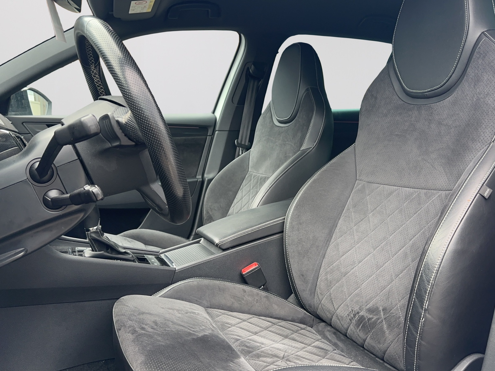 SKODA Superb Combi 2.0 TSI Sport Line DSG 4x4-image-10