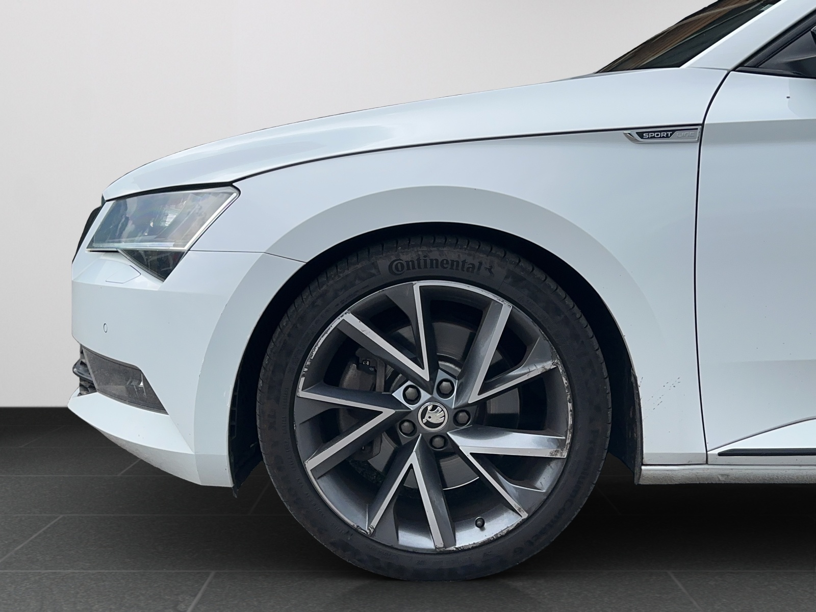 SKODA Superb Combi 2.0 TSI Sport Line DSG 4x4-image-12
