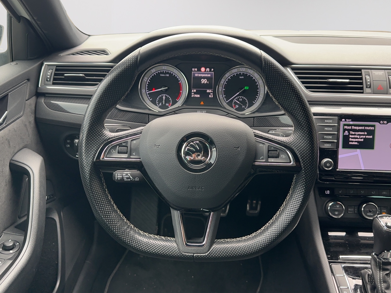 SKODA Superb Combi 2.0 TSI Sport Line DSG 4x4-image-9