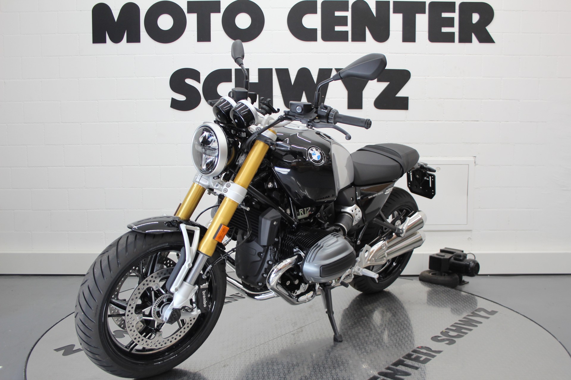 BMW R 12 nineT-showroom-element-3