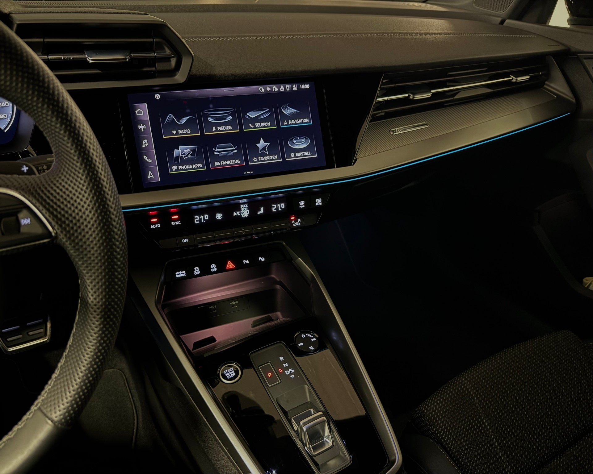 AUDI A3 Sportback 35 TFSI S line Attraction-image-7