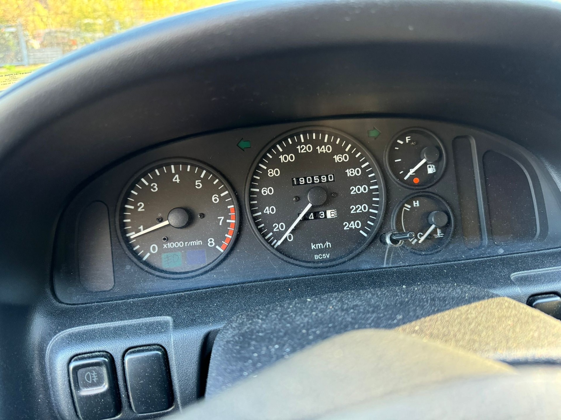 MAZDA 323 F 1.5i-16V GL-image-6