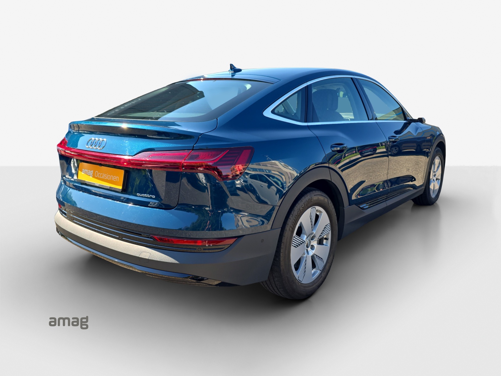 AUDI e-tron 50 Sportback quattro-image-5