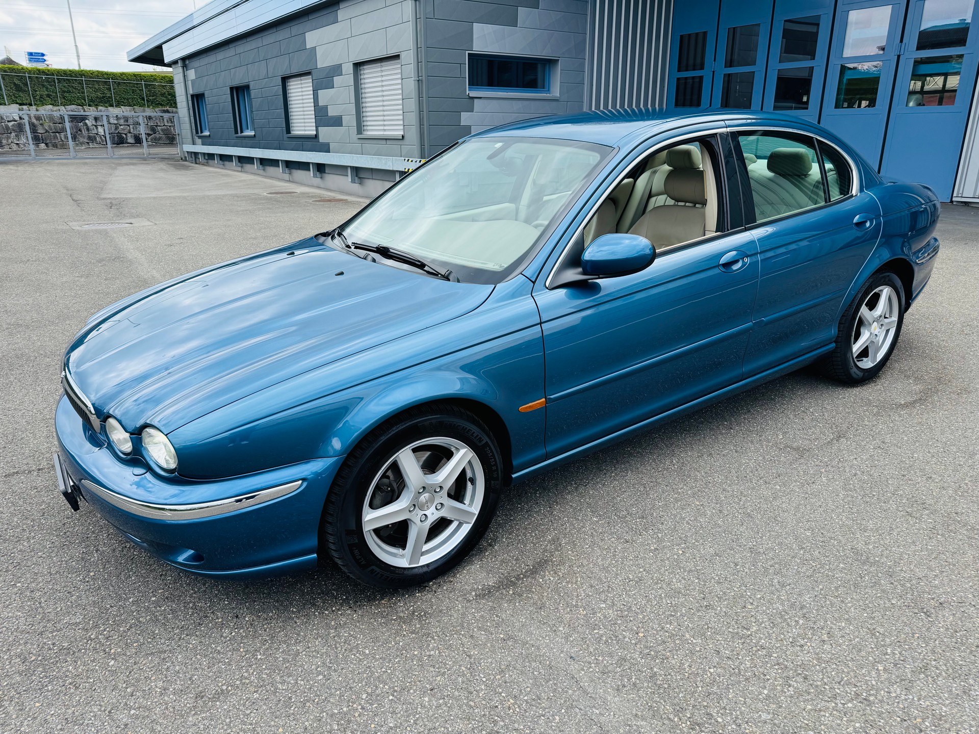 JAGUAR X-Type 2.5 V6 Traction4 Executive-image-0