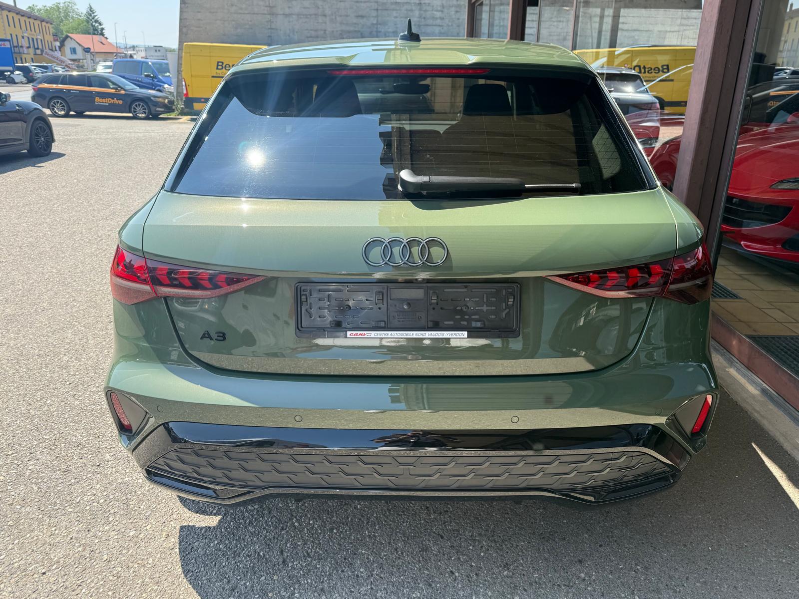 AUDI A3 Sportback 45 TFSI e S line S-tronic-image-4