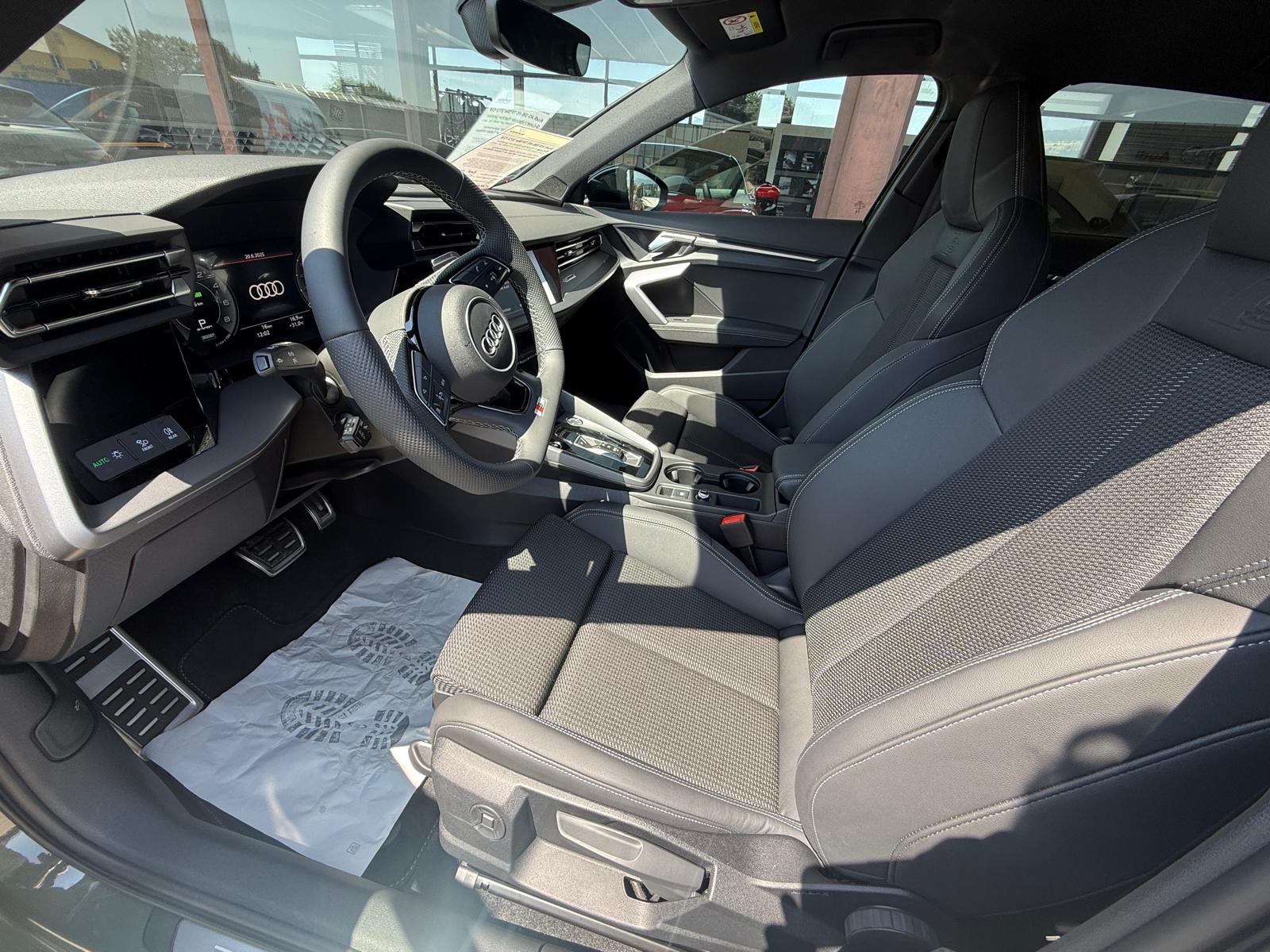 AUDI A3 Sportback 45 TFSI e S line S-tronic-image-6