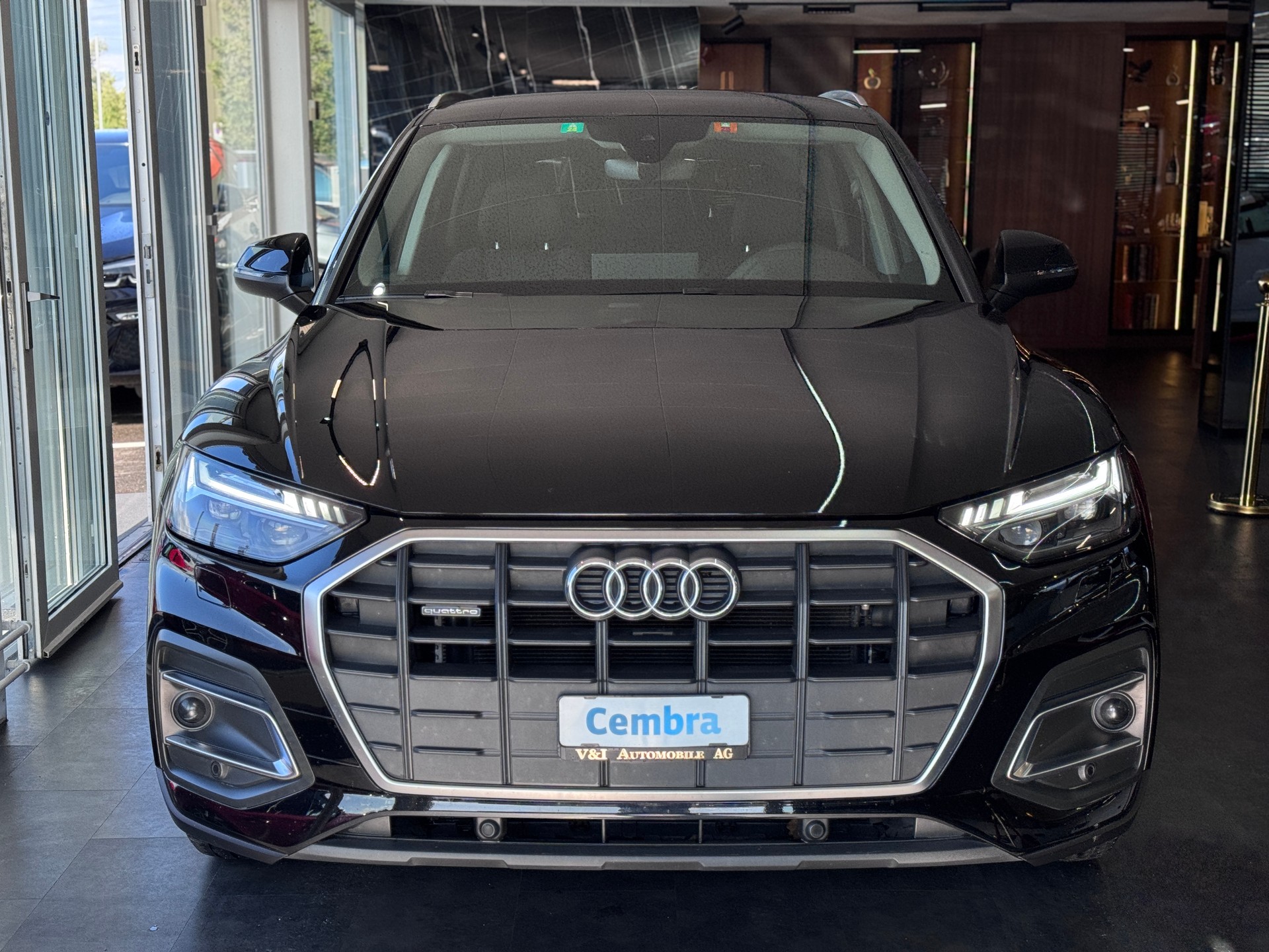AUDI Q5 40 TDI quattro S-tronic-image-1