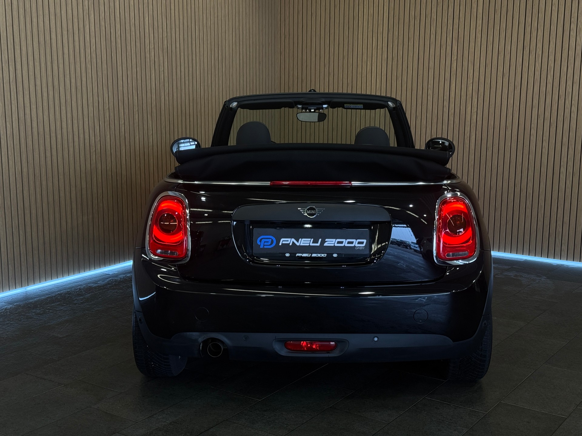 MINI One Cabriolet-image-4