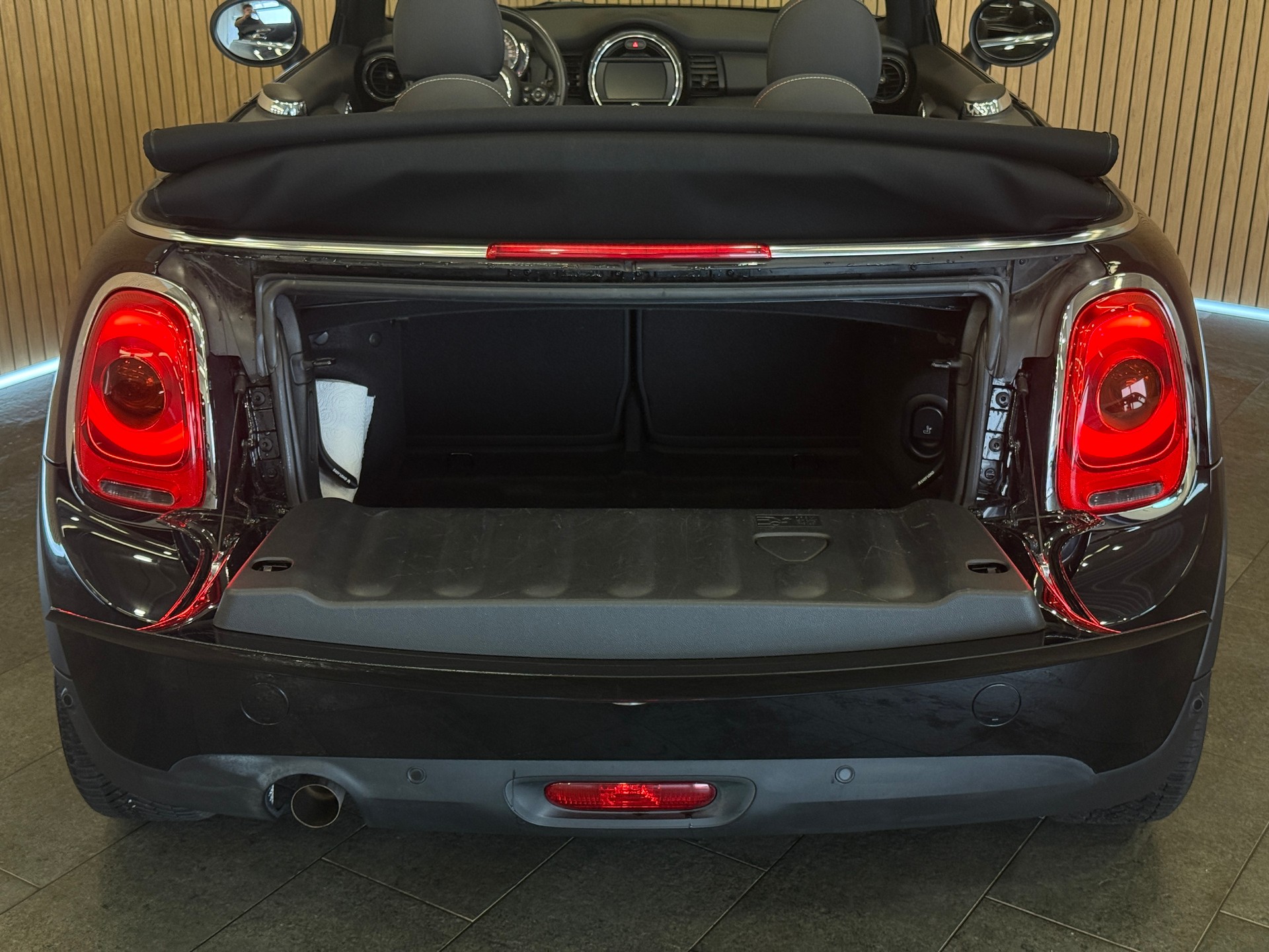 MINI One Cabriolet-image-5