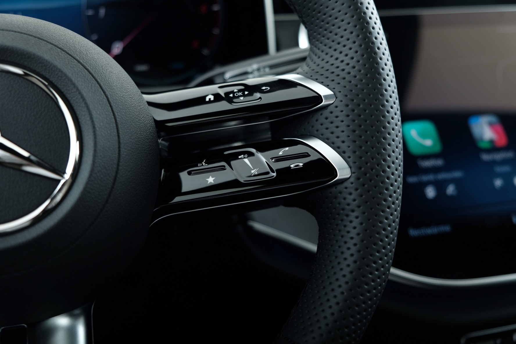 MERCEDES-BENZ E 220 d T 4Matic 9G-Tronic-image-16
