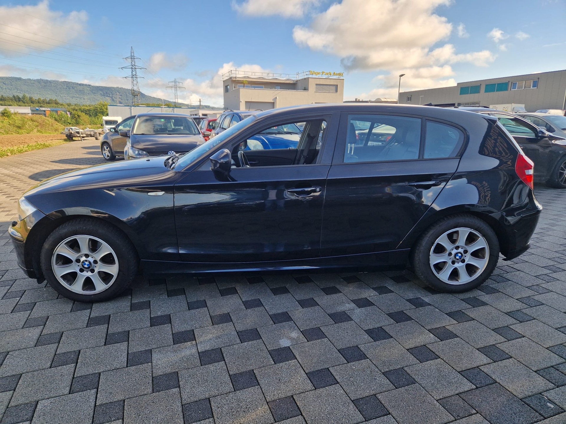 BMW 120i Steptronic-image-6