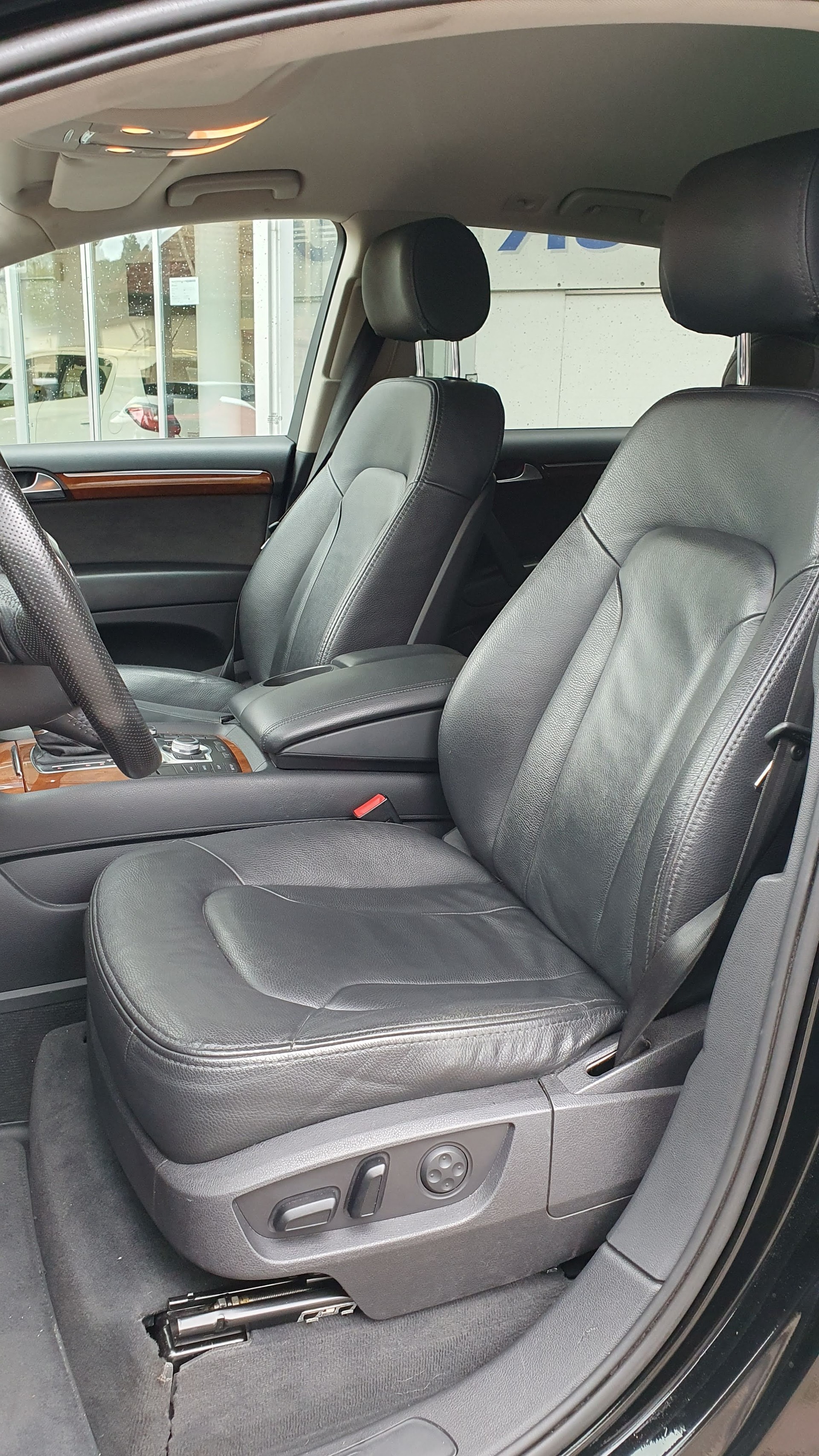 AUDI Q7 3.0 TDI quattro-image-13