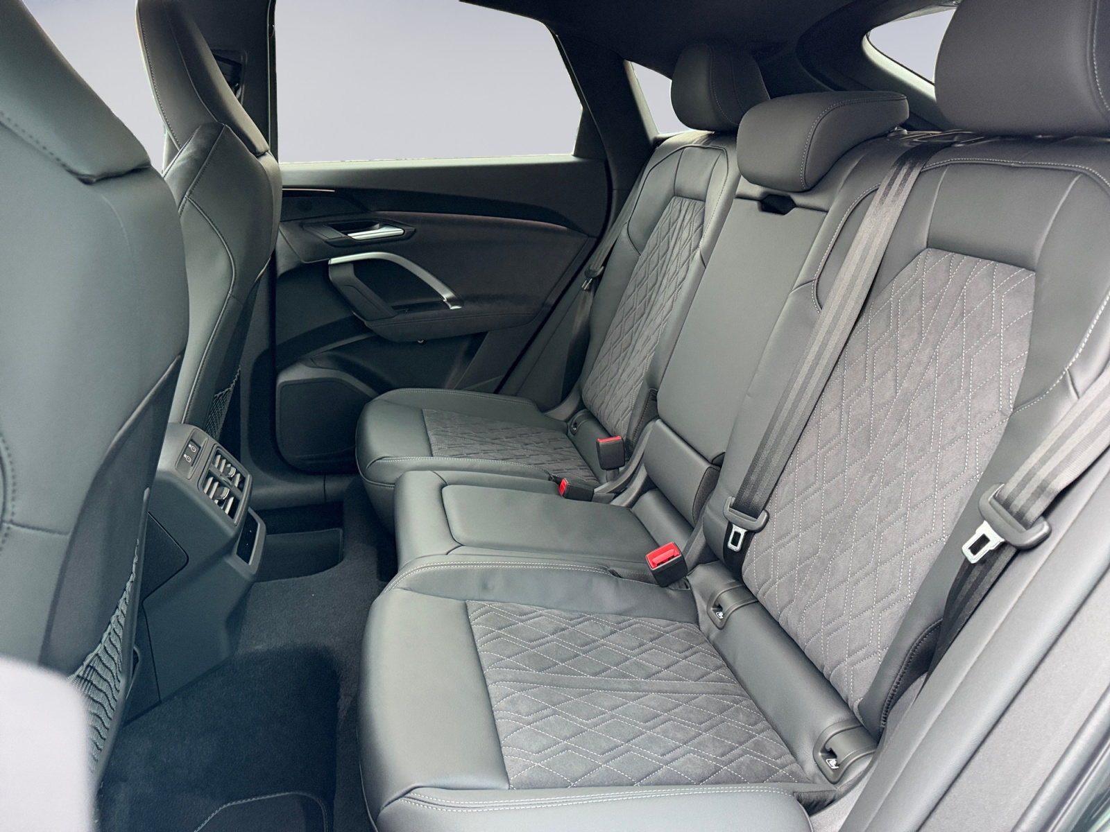 AUDI Q5 Sportback TDI quattro 150 kW S-tronic-image-10