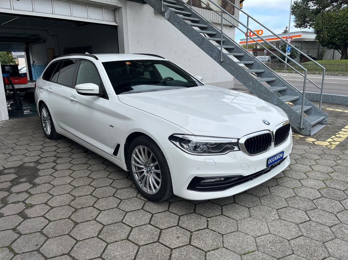 BMW 540i xDrive Touring Sport Line Steptronic