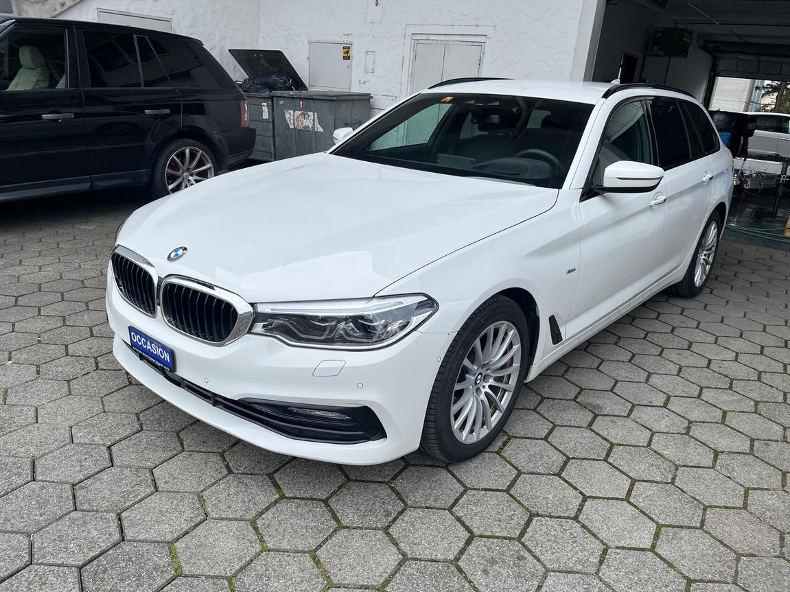 BMW 540i xDrive Touring Sport Line Steptronic-showroom-element-1