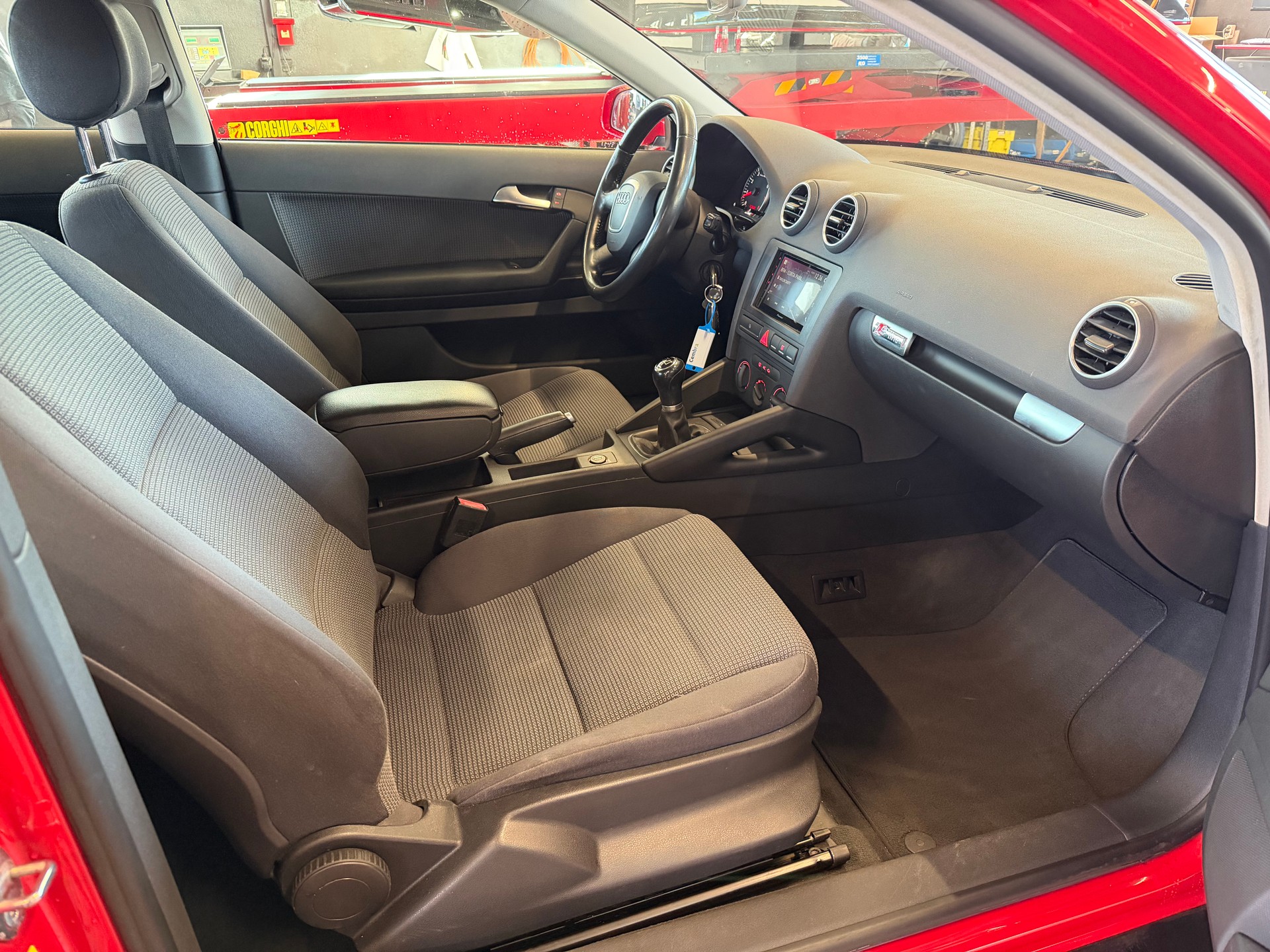 AUDI A3 1.6 Ambiente-image-10