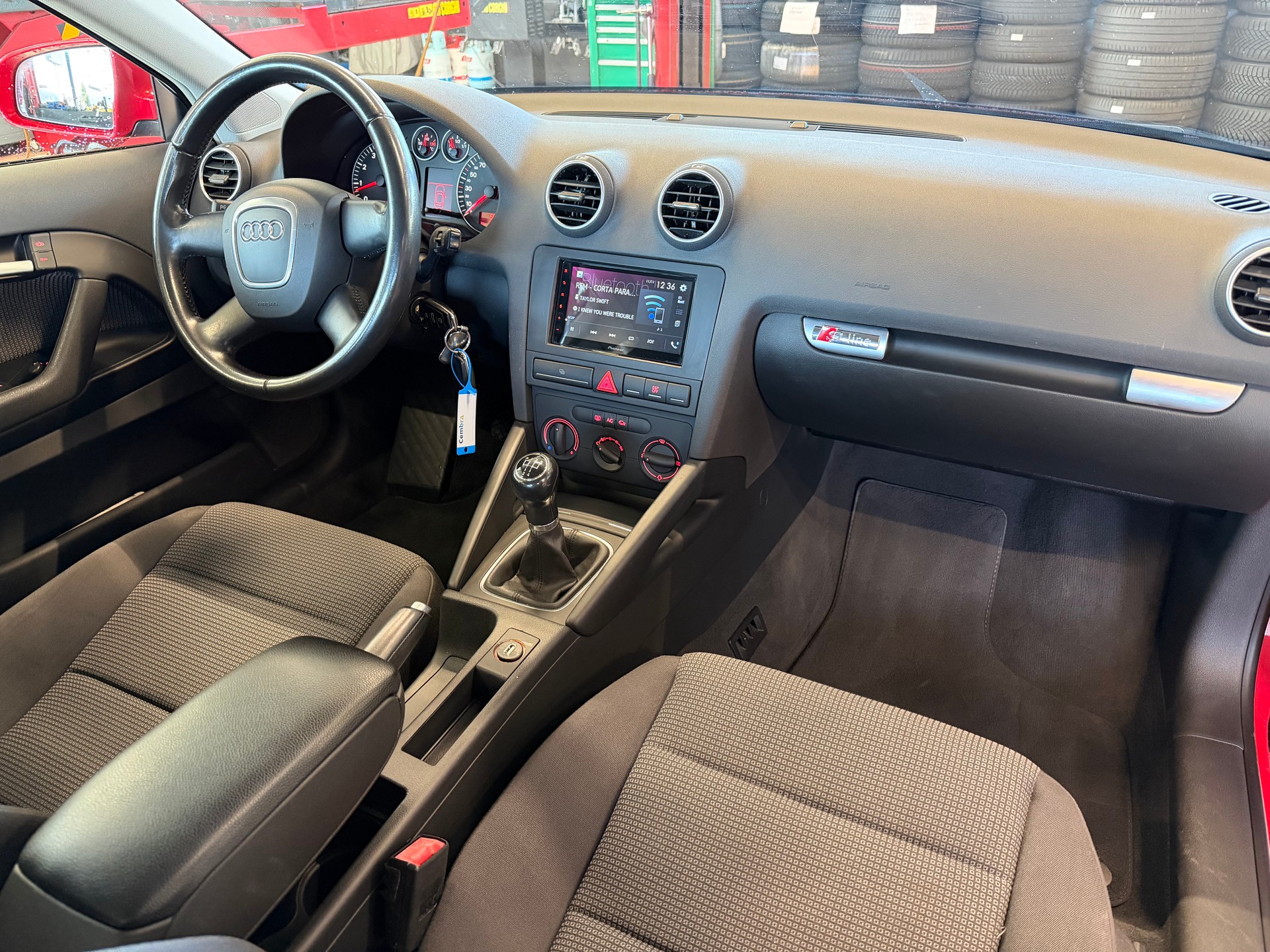 AUDI A3 1.6 Ambiente-image-11
