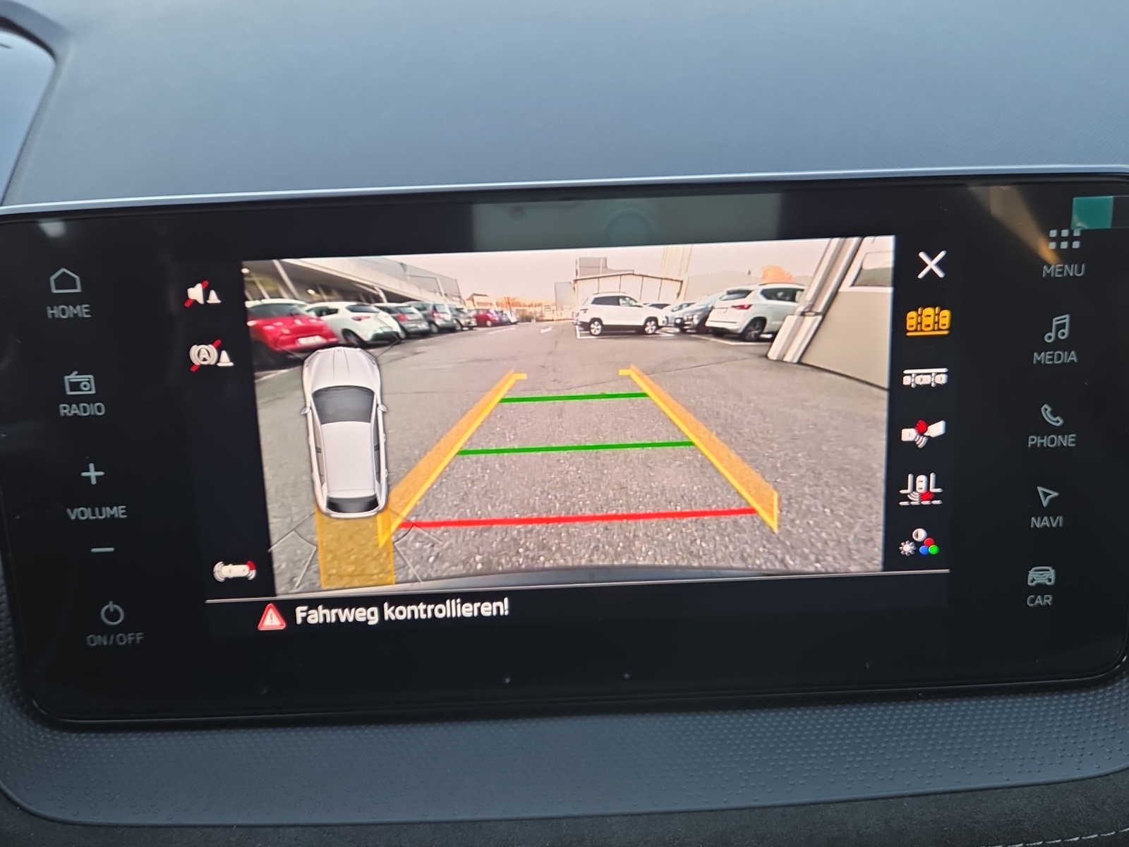 SKODA Fabia 1.0 TSI Monte Carlo DSG-image-9