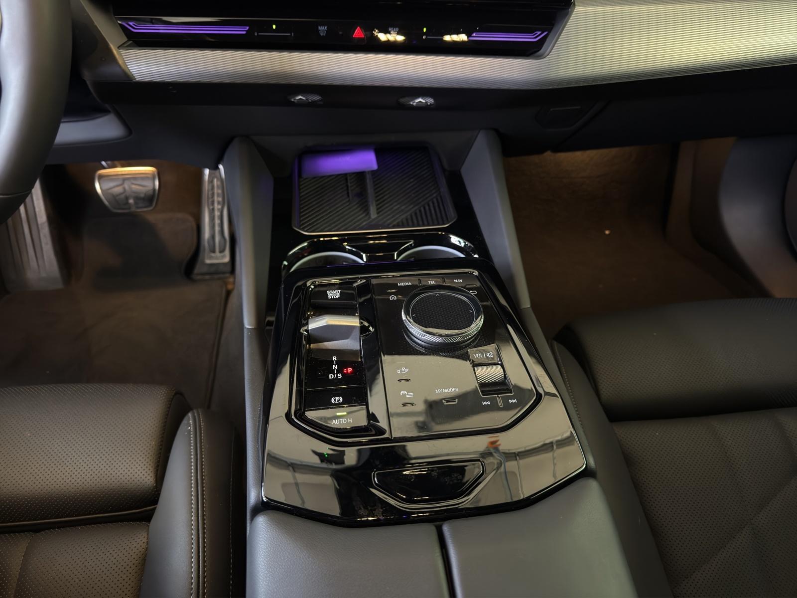 BMW 520d xDrive Touring M Sport-image-12